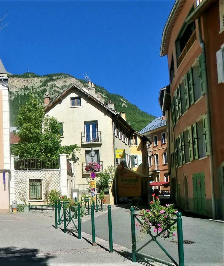 Lou Filadour Rez De Chaussee 5 Personnes Jausiers Luaran gambar